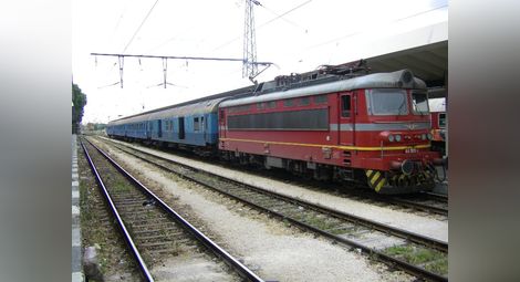 БДЖ пуска допълнителни вагони за 130 влака през празниците