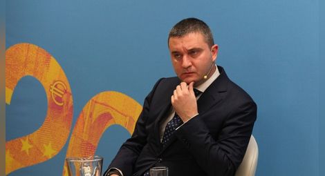 Горанов възлага проверка на УНСС