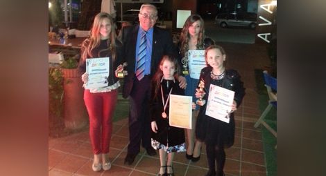 Куп награди донесоха талантливи  певици от детски фестивал в Петрич