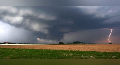 Градушка разруши къщи в Южна Германия, има ранени