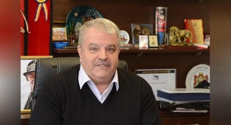 Таванът на д-р Теодора Константинова събирал звездната компания на випуск‘70