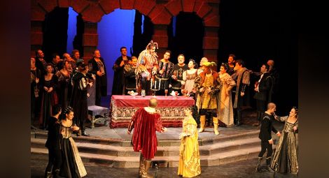 Драмата на шута Риголето завладява русенската опера