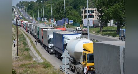 Сървърите на Дунав мост и другите гранични пунктове спират работа от 10 до 14 часа в сряда