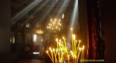 Православната църква почита паметта на Св. Харалампий и Св. Валентина