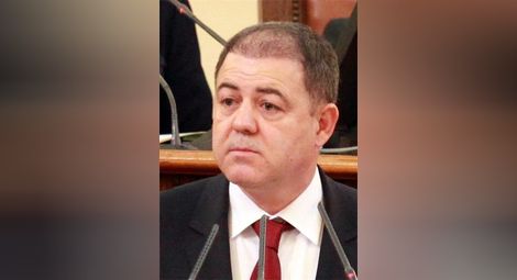 Министърът на отбраната предава агентурните досиета на военното разузнаване на комисията
