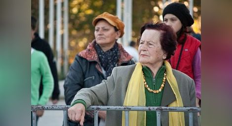Гърция блокира пенсиите на 2000 българи