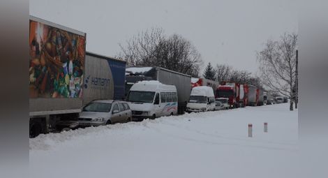 Тировете в бесни гонки към Русе след отварянето на Дунав мост