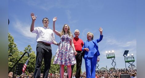 Хилари Клинтън откри официално кампанията си /видео/