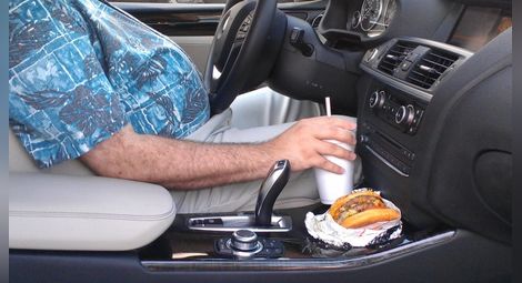 Доказано затлъстяване спаси мъж от глоба за шофиране без колан
