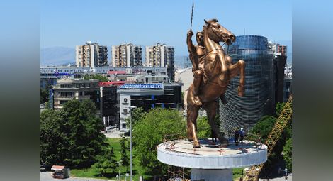 Груевски се разграничава от антиквизацията