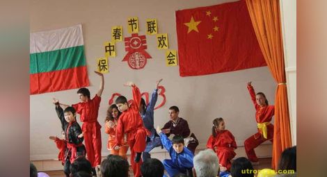 „Калагия“ обра аплодисментите на тържество за китайската Нова година