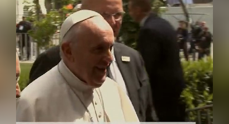Папа Франциск влезе за среща при патриарх Неофит