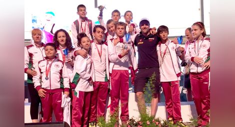 Железните триатлонци на „Далян“ с четири медала от световно