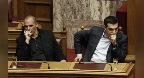 ФТ: Ципрас капитулира пред кредиторите