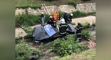 2 от децата, блъснати от кола в София, паднали в реката 