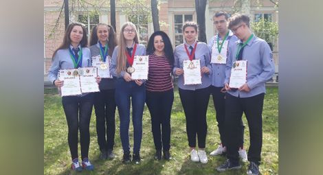Седем медала от Москва за ученици от „Баба Тонка“