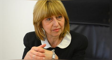 Клисарова: Обмисляме увеличаване на стартовите заплати на учителите