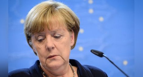 Видни икономисти призоваха Меркел да промени курса по гръцката криза