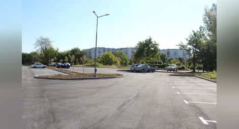Нови паркинги и алеи ще има в три квартала
