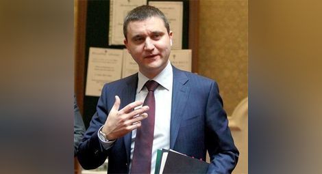 Горанов: Заплатите на шефовете на търговските банки са доста по-високи от 45 000 лева