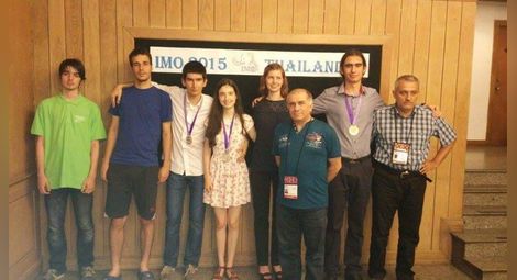 Българският отбор спечели два сребърни и един бронзов медал на Международната олимпиада по математика в Тайланд 
