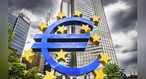 ФТ: ЕЦБ е пуснала тайни кредитни линии за България и Румъния