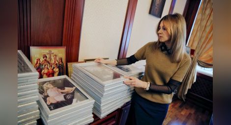 Хубавата кримска прокурорка отива на избори за Думата