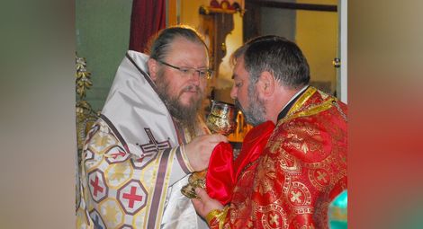 Дядо Наум отслужи литургия в прослава на свети Илия в Ново село