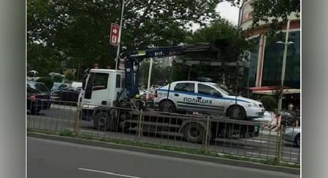 Паяк вдигна патрулка в центъра на Варна 