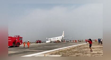 Самолет с 89 души кацна по корем в Мианмар