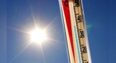 Живакът удари 39.8 градуса във Велико Търново по обед