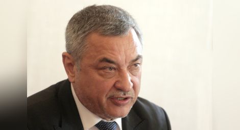 Валери Симеонов: Политици и техни близки като Прокопиев въртят далавери в енергетиката