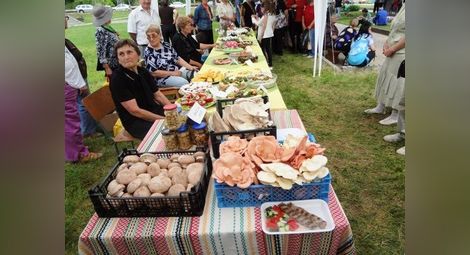 Вкуснотии и богата фолклорна програма на десетия фестивал на гъбата в Красен