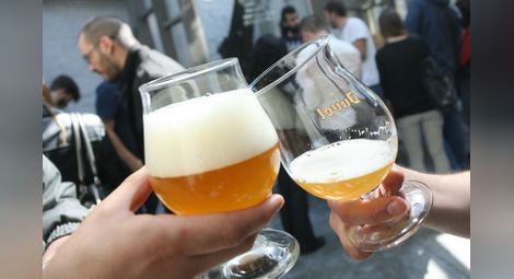 Ръст на платения акциз за роден алкохол и бира, спад при вносната бира