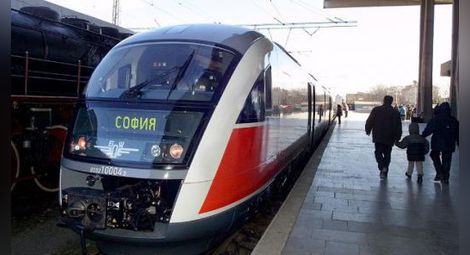 Влакът София – Варна излезе от релсите