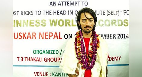 Непалски студент влезе в Гинес със 134 шута в главата за минута