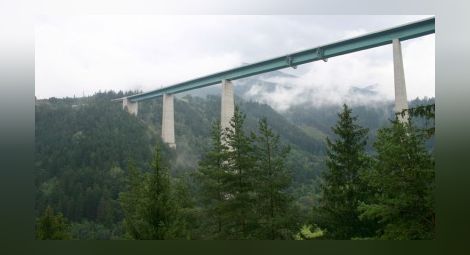 80-годишна варненка скочи от 192-метров мост