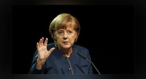 Меркел: Мeждународният валутен фонд да помага за Гърция