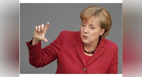 Меркел иска МВФ да участва в третия пакет помощи за Гърция