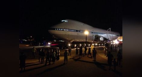 Самолет отнесе "ръкав" на летището във Вашингтон