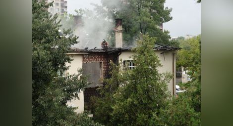 500 квадрата покрив унищожил пожарът в помощното училище в Пловдив