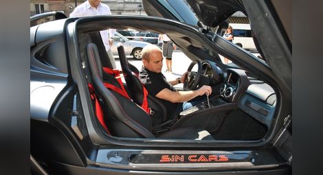 Стоилов разгледа първата БГ суперкола SIN R1 GT4