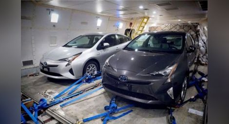 Пуснаха шпионски снимки на Toyota Prius