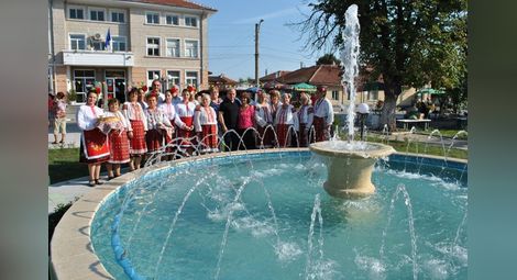 Сандровският фестивал започна с откриването на нов фонтан