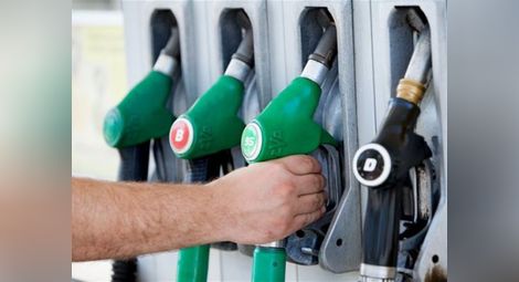 Цената на бензина се срина до 2 лв. за литър след проверките!