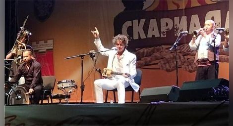 10 хиляди пяха "Калашников" с Горан Брегович край Лясковец 