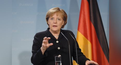 Меркел: Бежанският наплив ще промени към добро страната ни