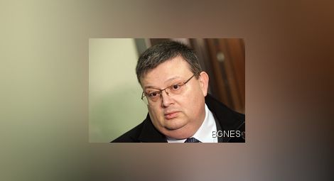 Цацаров: Плевнелиев не е предмет на разследване