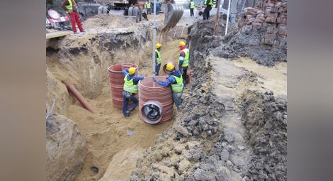 Земна маса затрупа работник при изкопни работи в Исперих