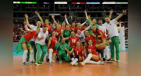 Волейболните националки се срещат с фенове на площада в Русе
